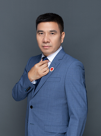 超凡国际门窗企业创始人张龙伟