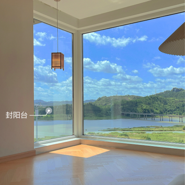 超凡国际门窗：品质与设计的双重承诺